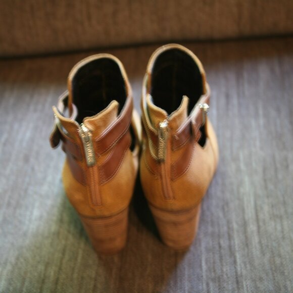 Guess Women's Suede Bootie, Size 9.5, Tan - Picture 4 of 5